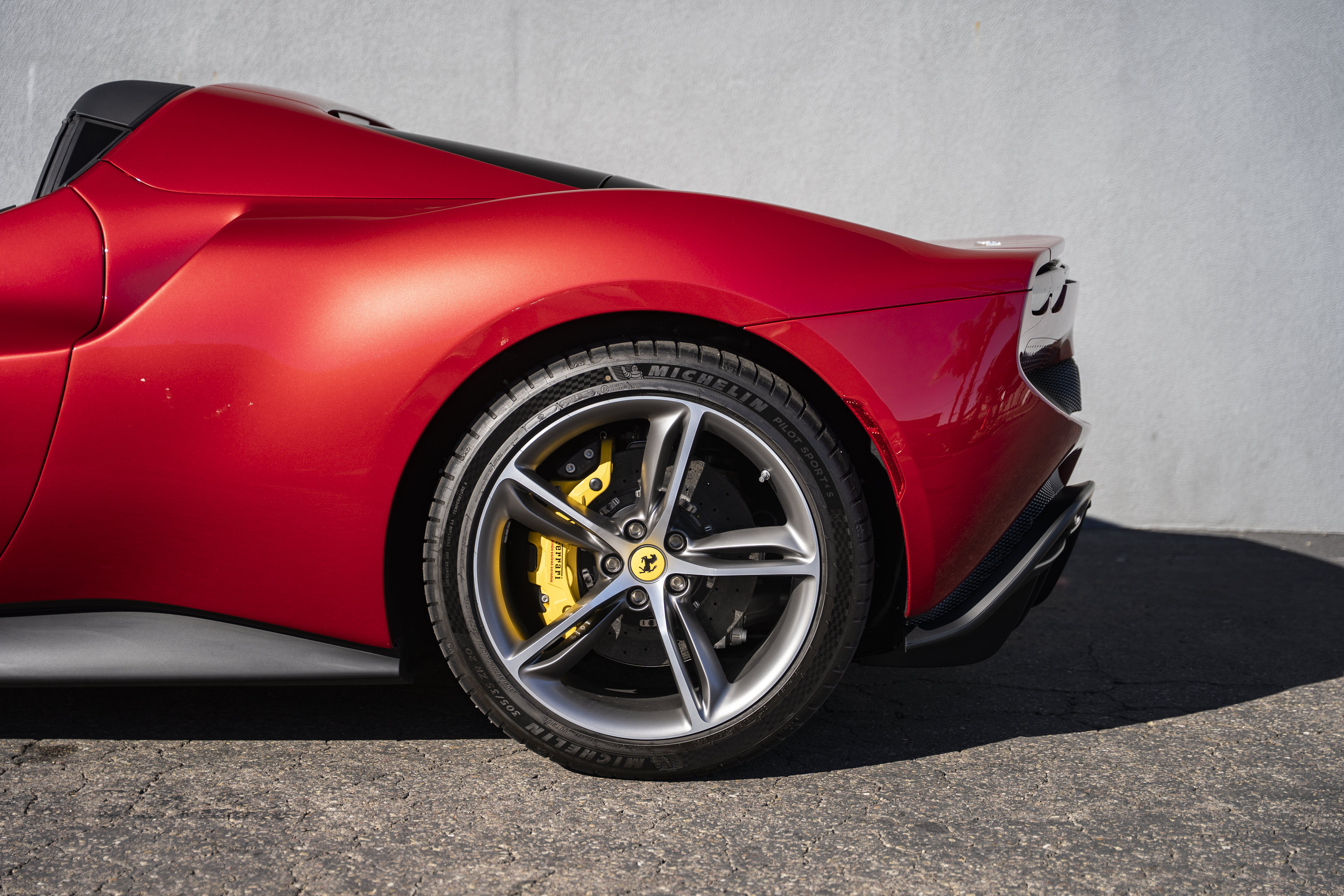 Used 2025 Ferrari 296 GTS RWD image 15