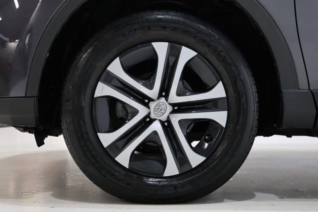 Used 2017 Toyota RAV4 LE FWD image 11