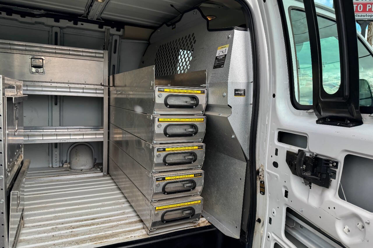 Used 2018 Chevrolet Express 2500 w/ Driver Convenience Package image 15