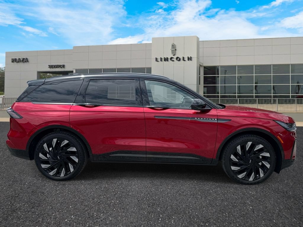 New 2026 Lincoln Nautilus Reserve w/ Jet Appearance Package AWD/4WD image 2