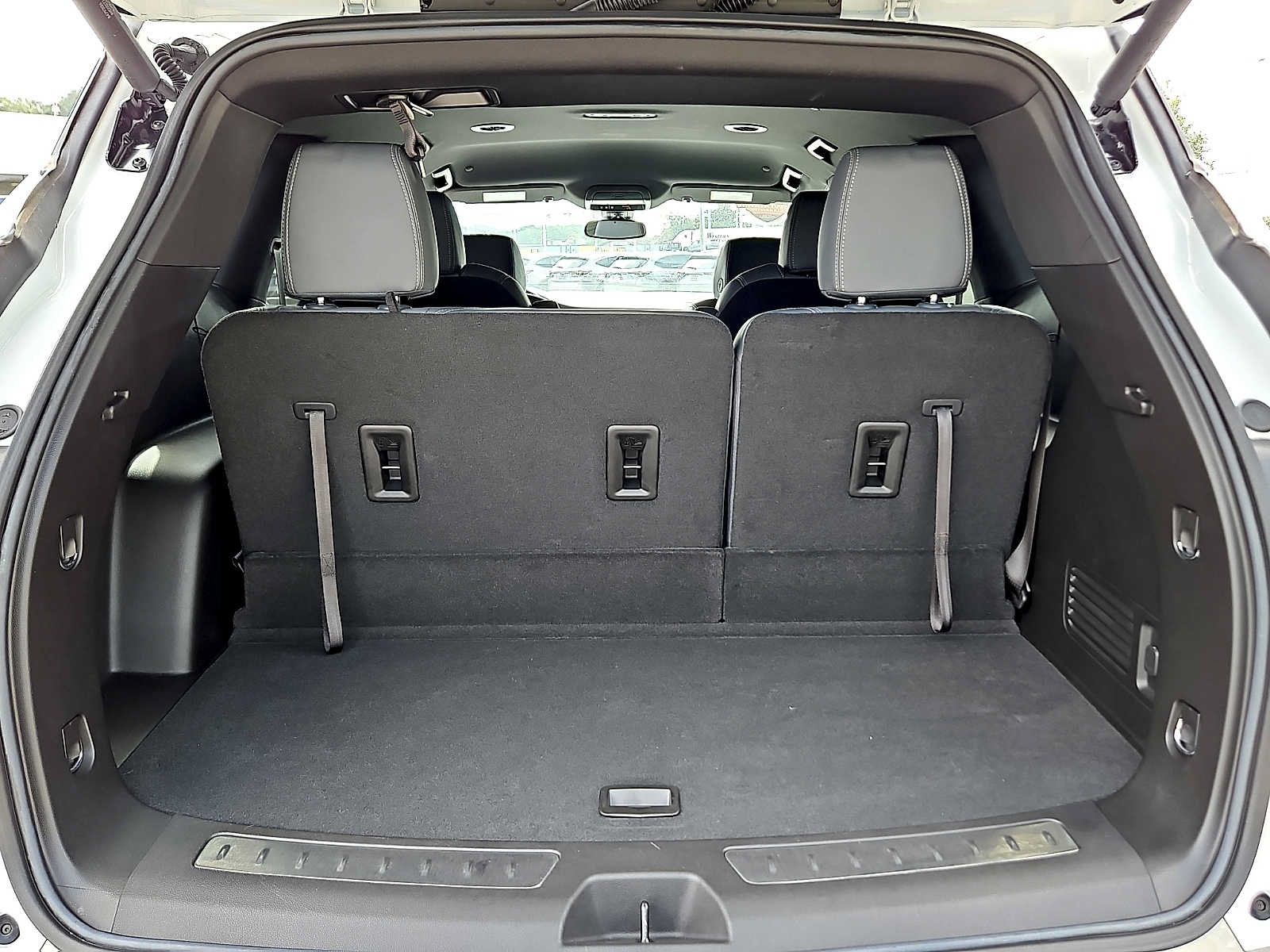 Used 2023 Buick Enclave Essence FWD image 28