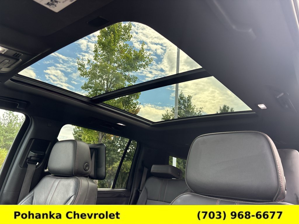 Used 2021 Chevrolet Suburban RST w/ Luxury Package AWD/4WD image 19