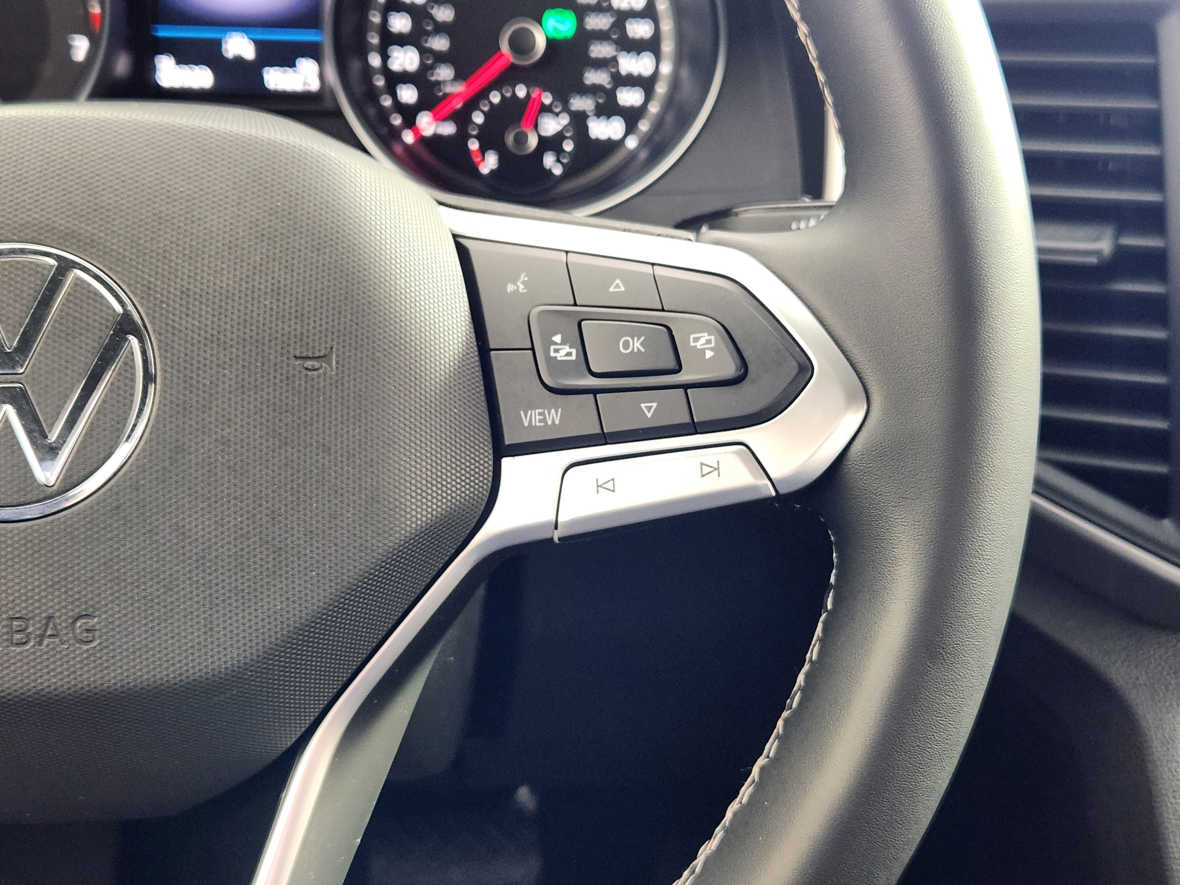 Used 2021 Volkswagen Atlas Cross Sport SE image 19