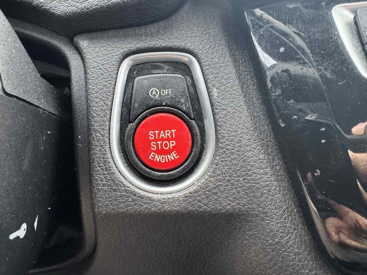 Used 2018 BMW 320i Sedan image 32