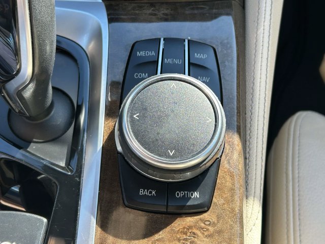 Used 2018 BMW 530i RWD image 25
