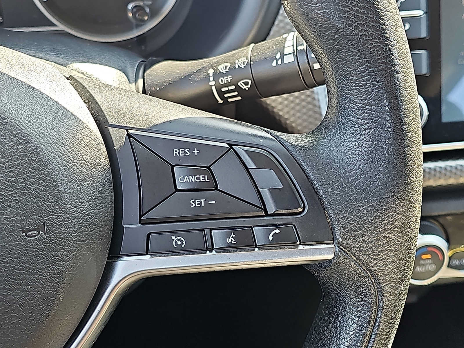 Used 2019 Nissan Kicks SV FWD image 22