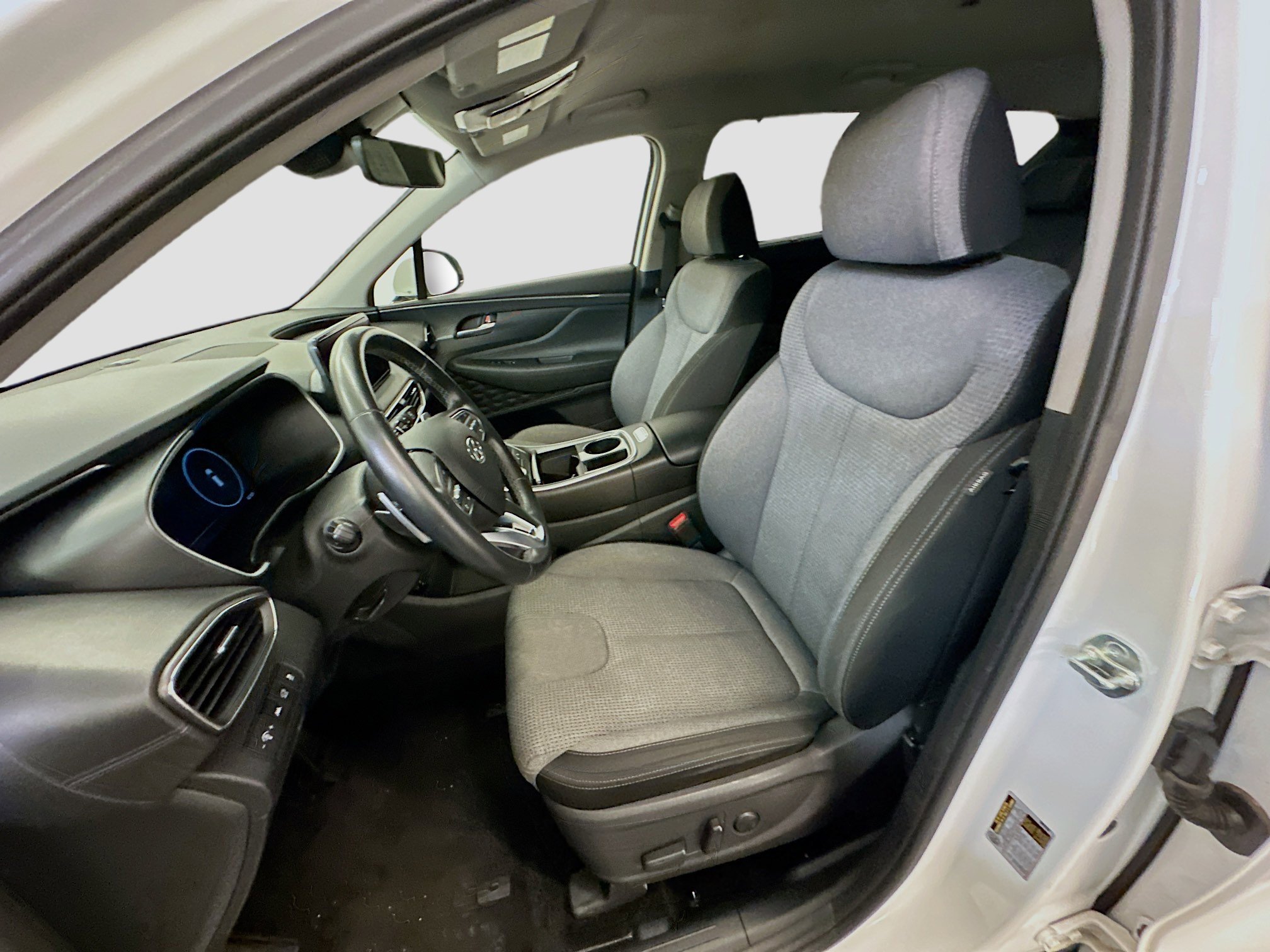 Used 2023 Hyundai Santa Fe SEL Convenience image 13