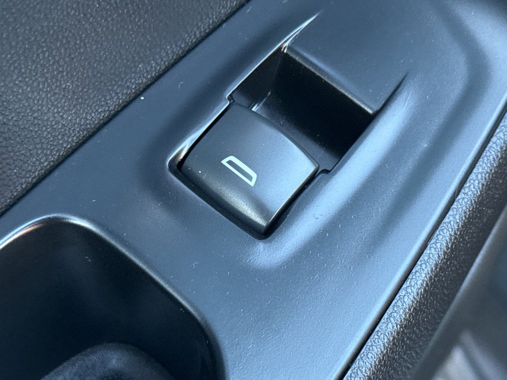 Used 2023 Chevrolet Traverse LT w/ Midnight/Sport Edition image 31