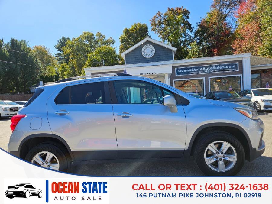 Used 2017 Chevrolet Trax LT w/ LT Convenience Package image 6