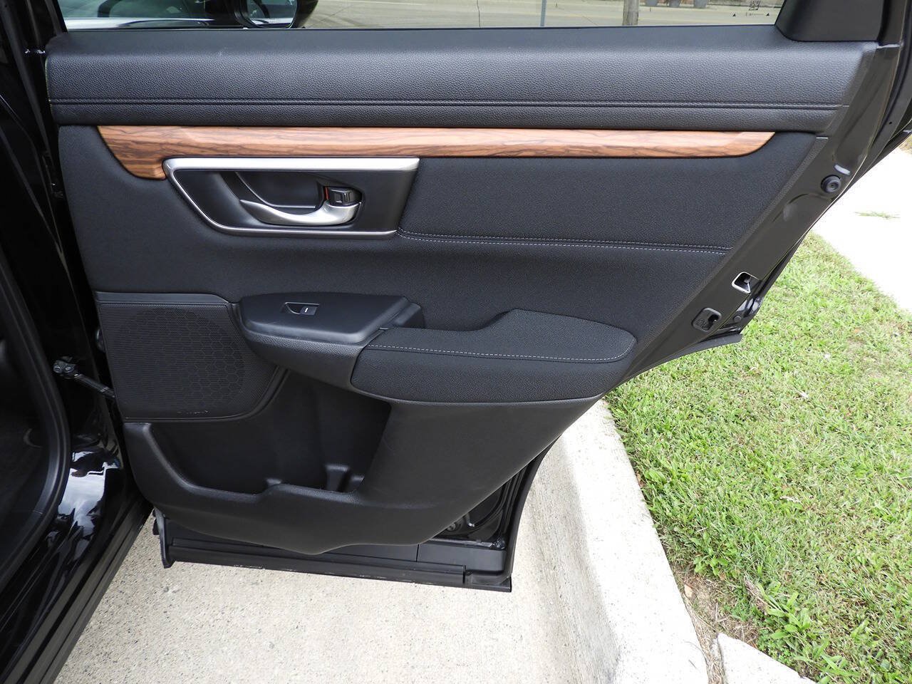 Used 2018 Honda CR-V EX image 32