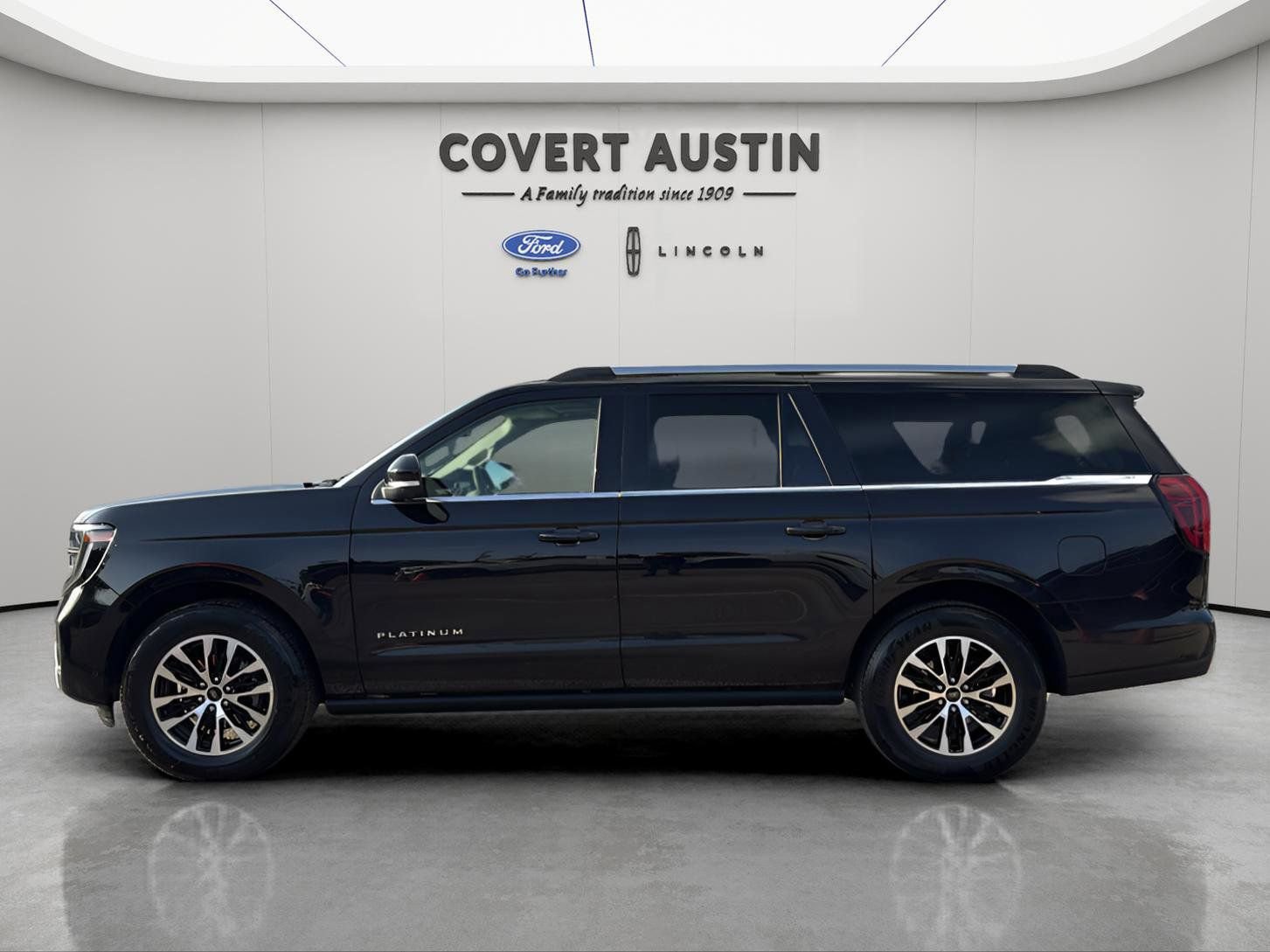 Certified 2025 Ford Expedition Max Platinum AWD/4WD image 2