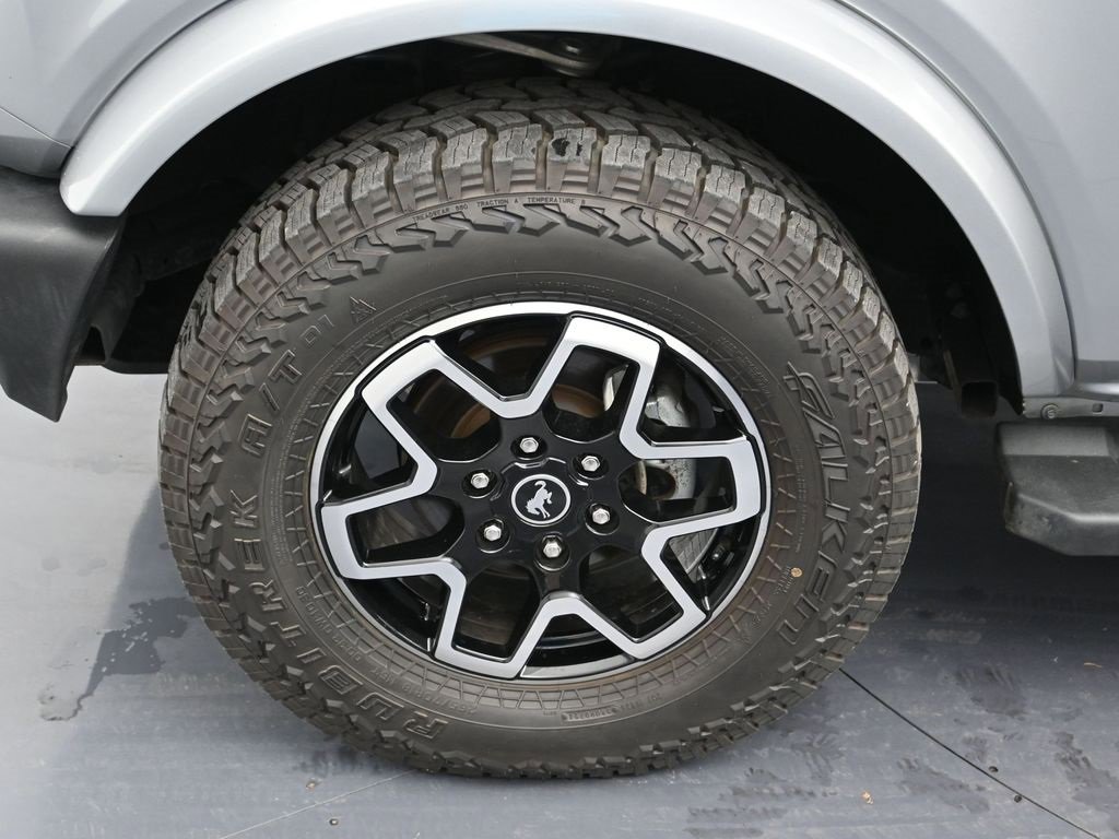 Used 2023 Ford Bronco Outer Banks image 9