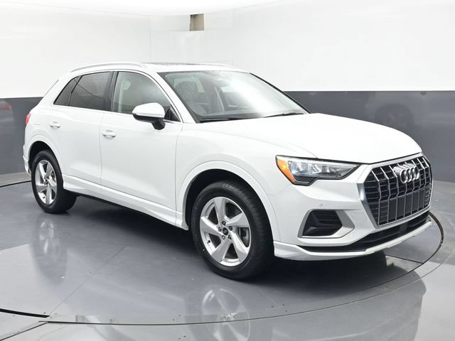 Used 2022 Audi Q3 2.0T Premium AWD/4WD image 2