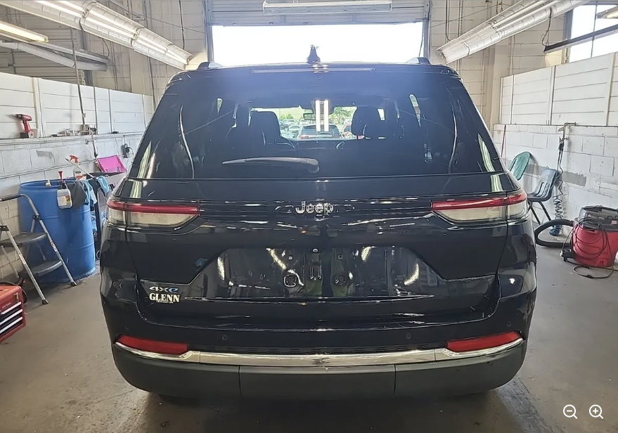 Used 2022 Jeep Grand Cherokee Limited 4xe w/ Luxury Tech Group II AWD/4WD image 5