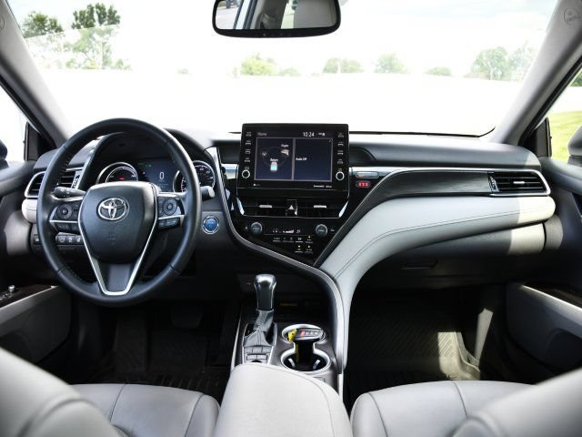 Used 2022 Toyota Camry XLE w/ Protection Package (Q2) (TMS) FWD image 23