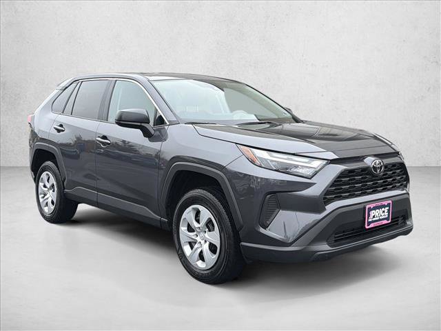Used 2025 Toyota RAV4 LE video 3