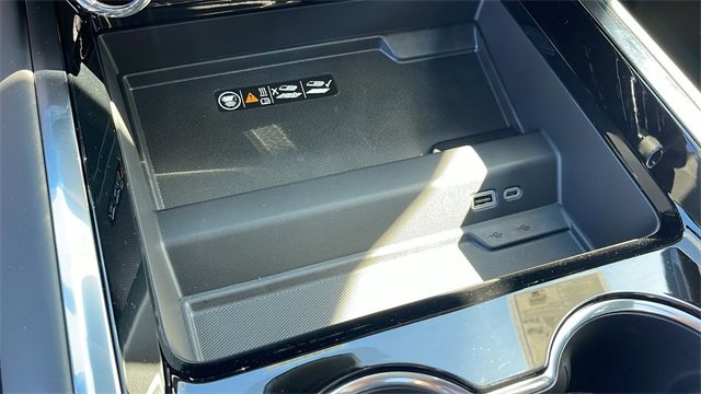 New 2026 Chevrolet Suburban RST w/ RST Capability Package image 16