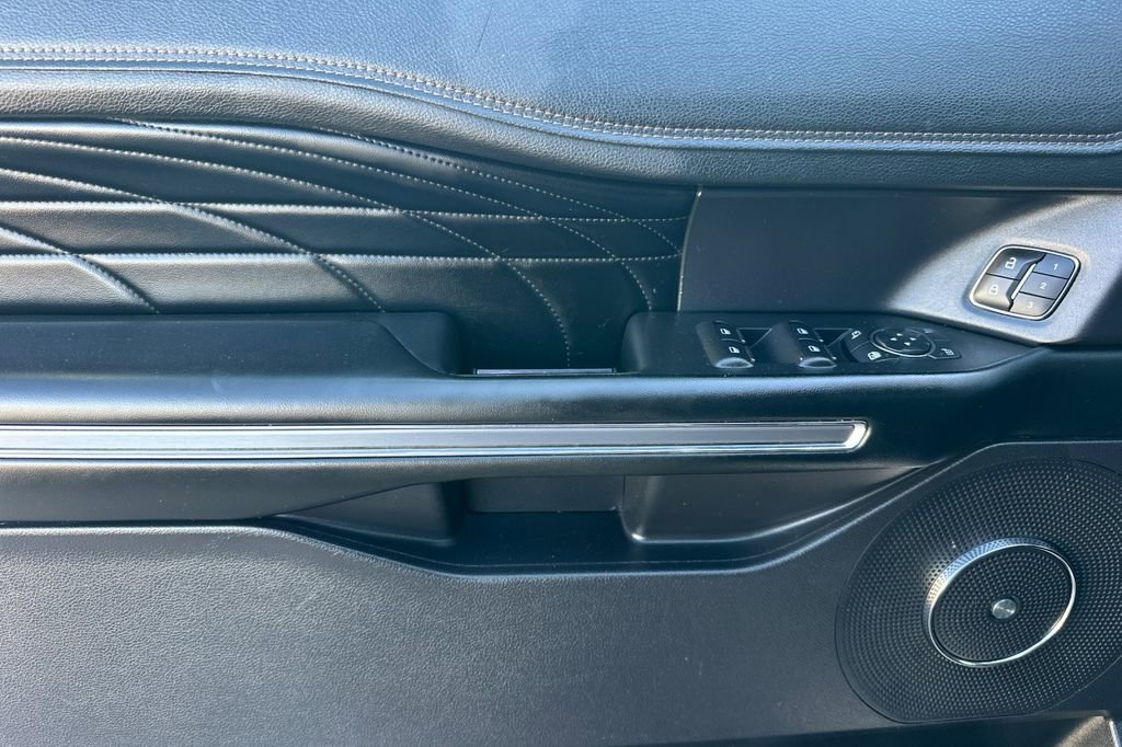 Used 2019 Ford Expedition Platinum image 13