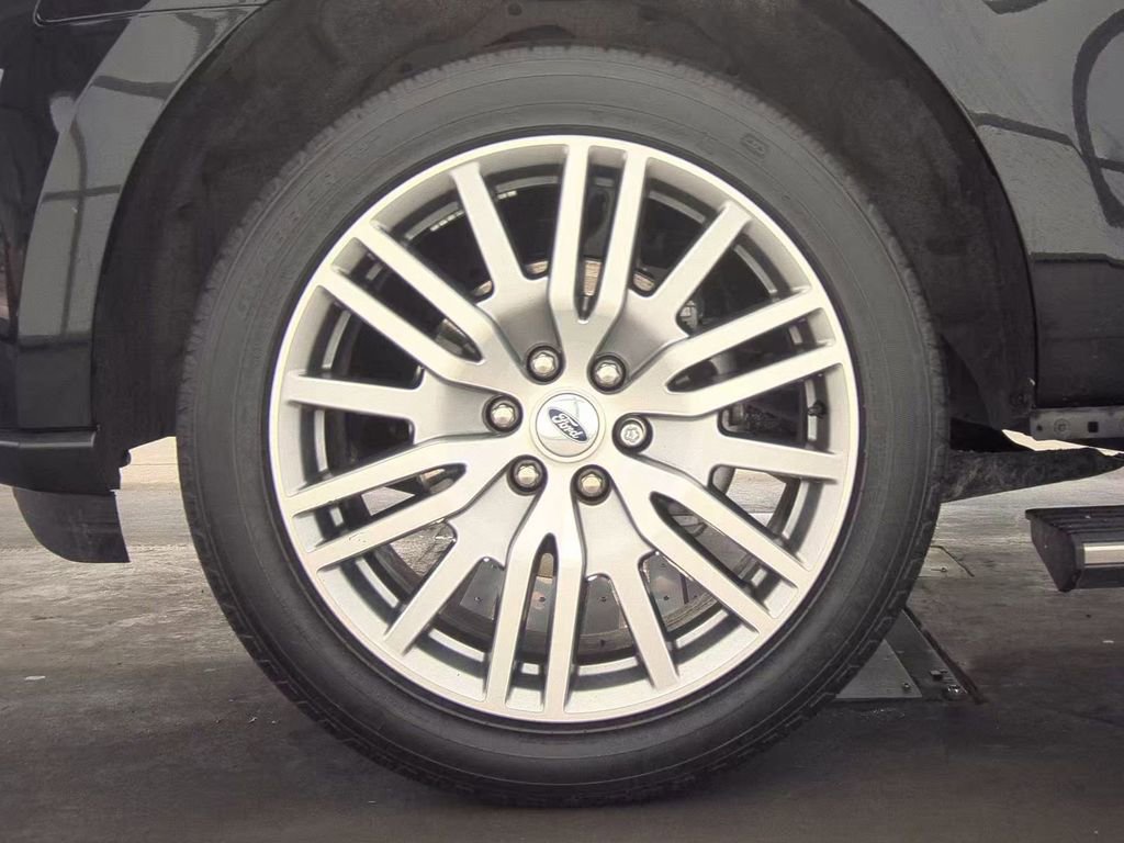 Used 2023 Ford Expedition Limited image 10