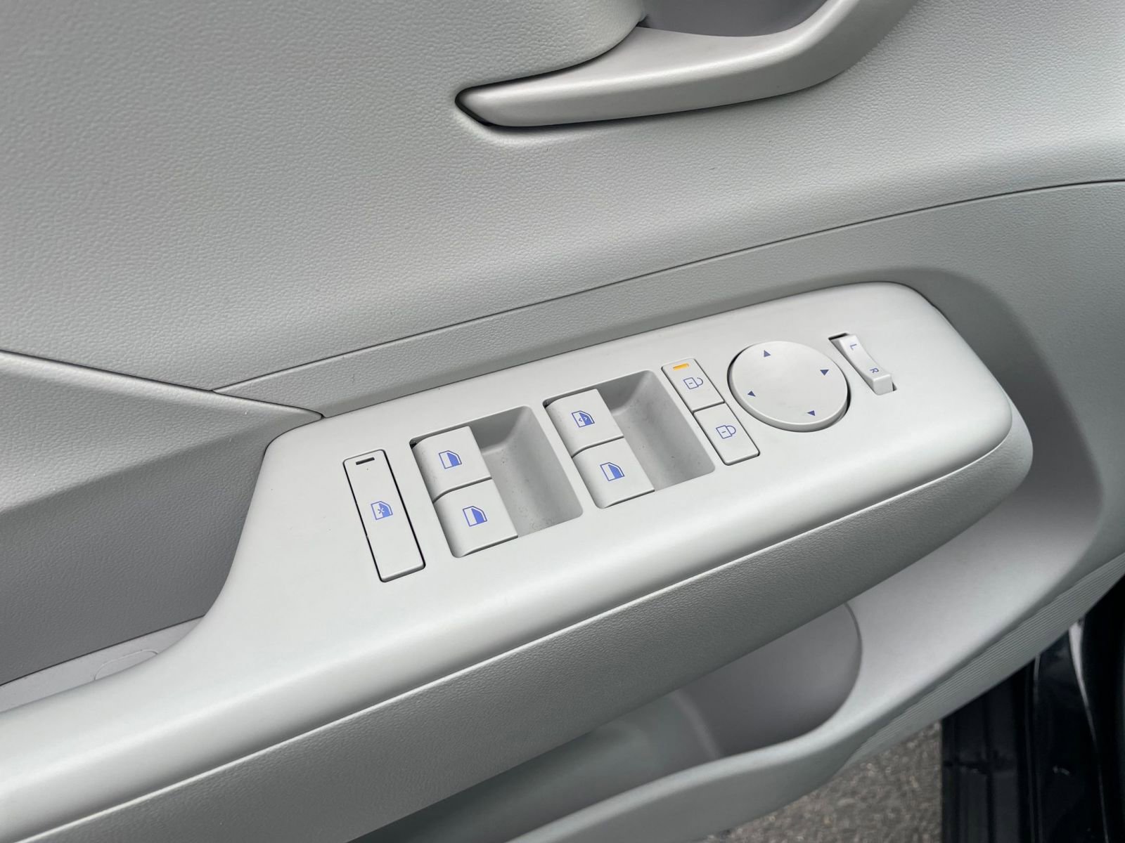 Used 2025 Hyundai Kona SEL image 20