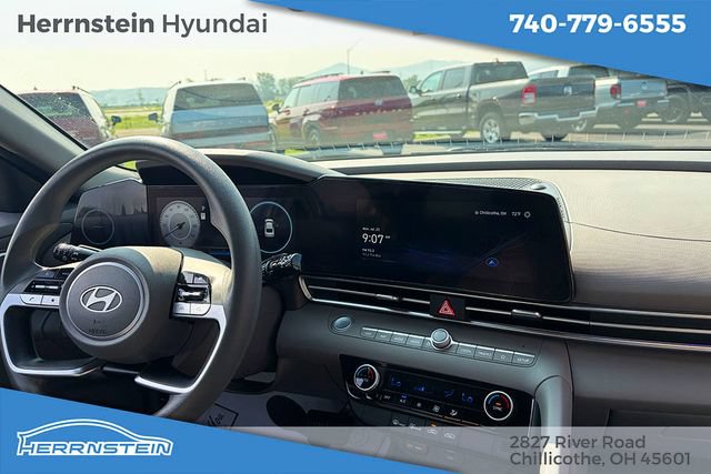 Used 2024 Hyundai Elantra SEL FWD image 17