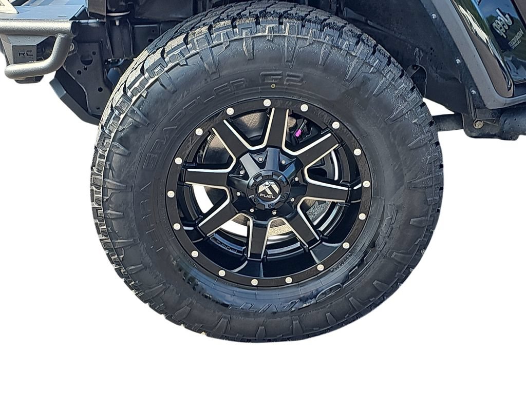 Used 2019 Jeep Wrangler Unlimited Sahara w/ Uconnect 4C Nav & Sound Group AWD/4WD image 31
