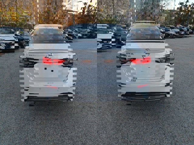 Used 2022 Nissan Sentra SR w/ SR Premium Package image 8