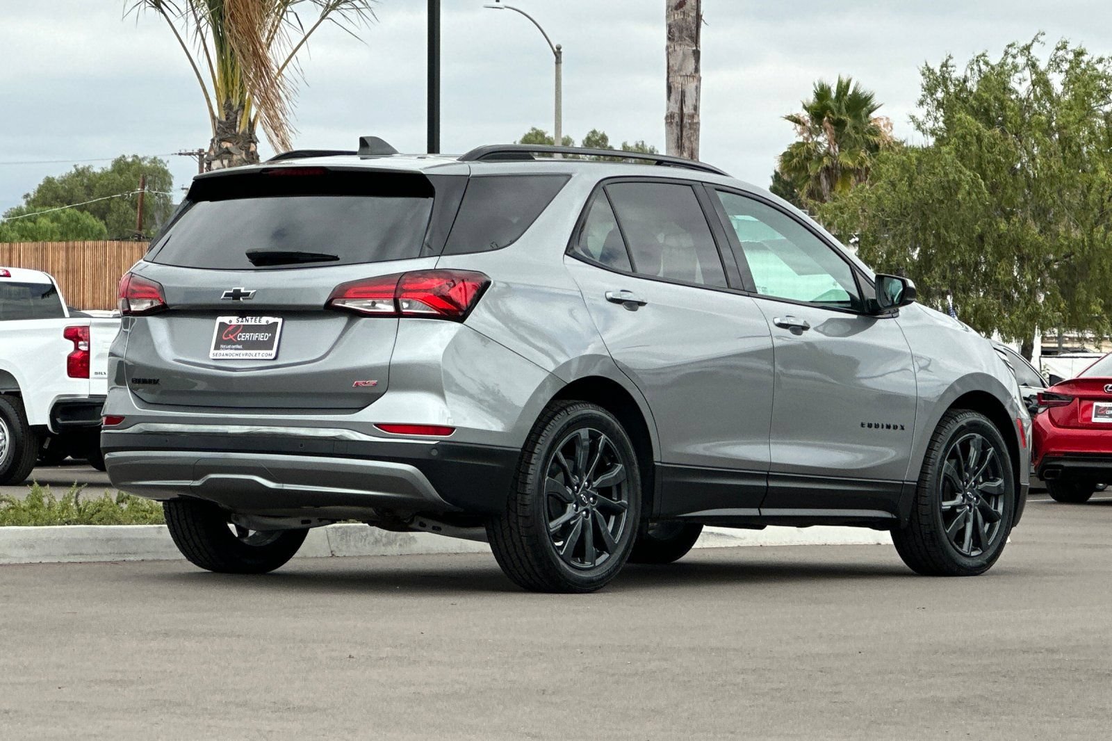 Used 2023 Chevrolet Equinox RS FWD image 4