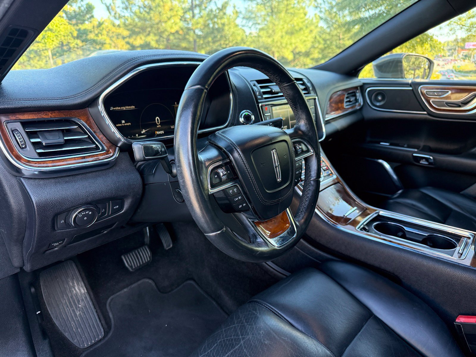 Used 2017 Lincoln Continental Select FWD image 22