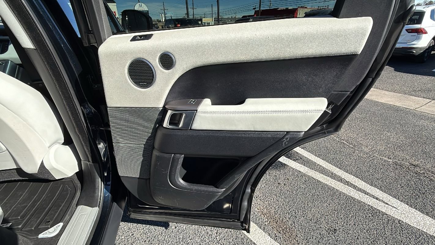 Used 2016 Land Rover Range Rover Sport HSE image 15