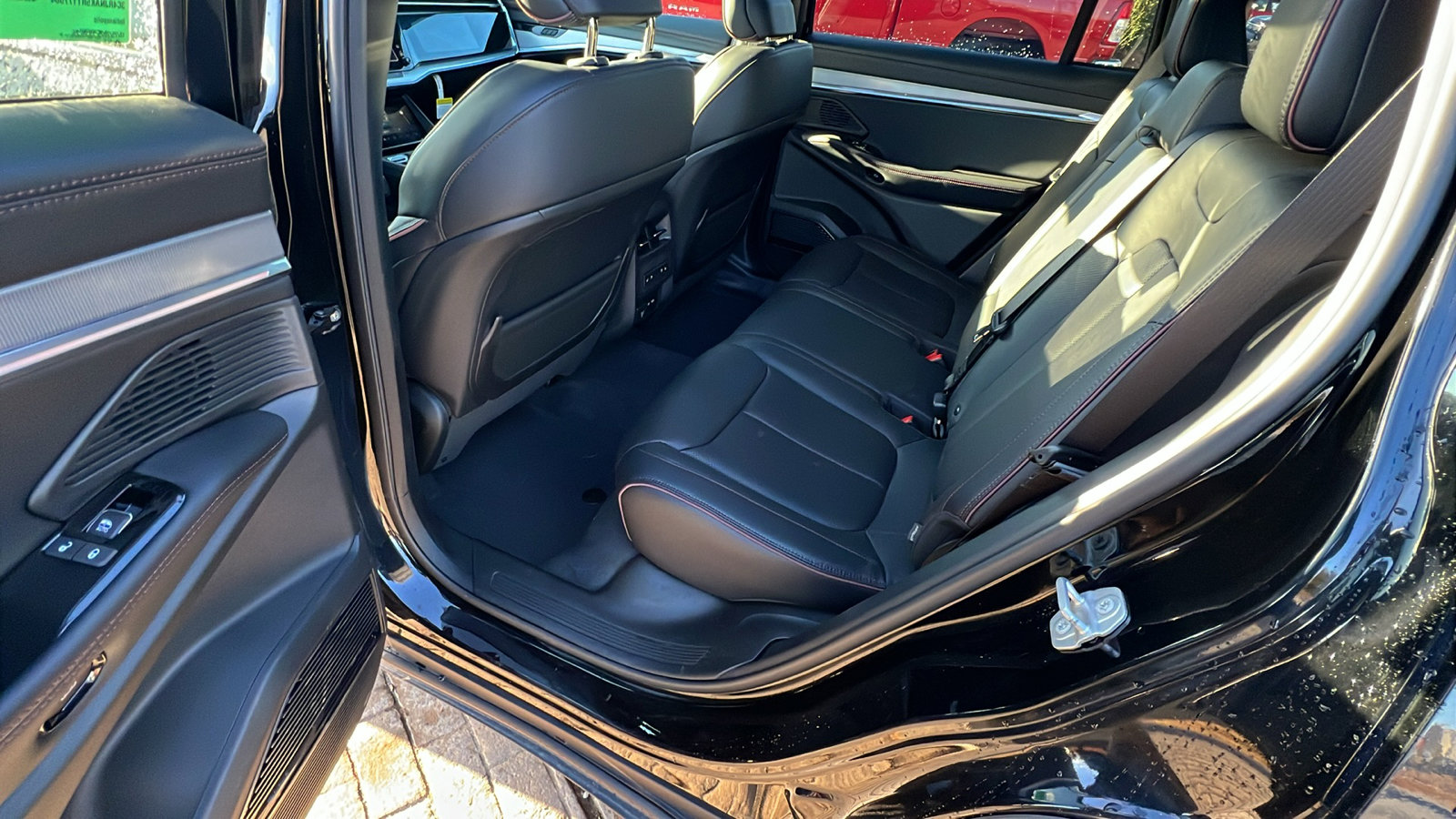 Used 2024 Jeep Wagoneer Launch Edition image 25