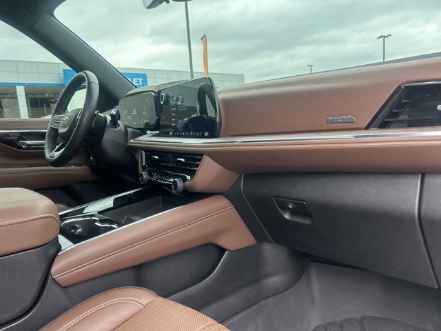 Certified 2025 Chevrolet Suburban High Country image 37