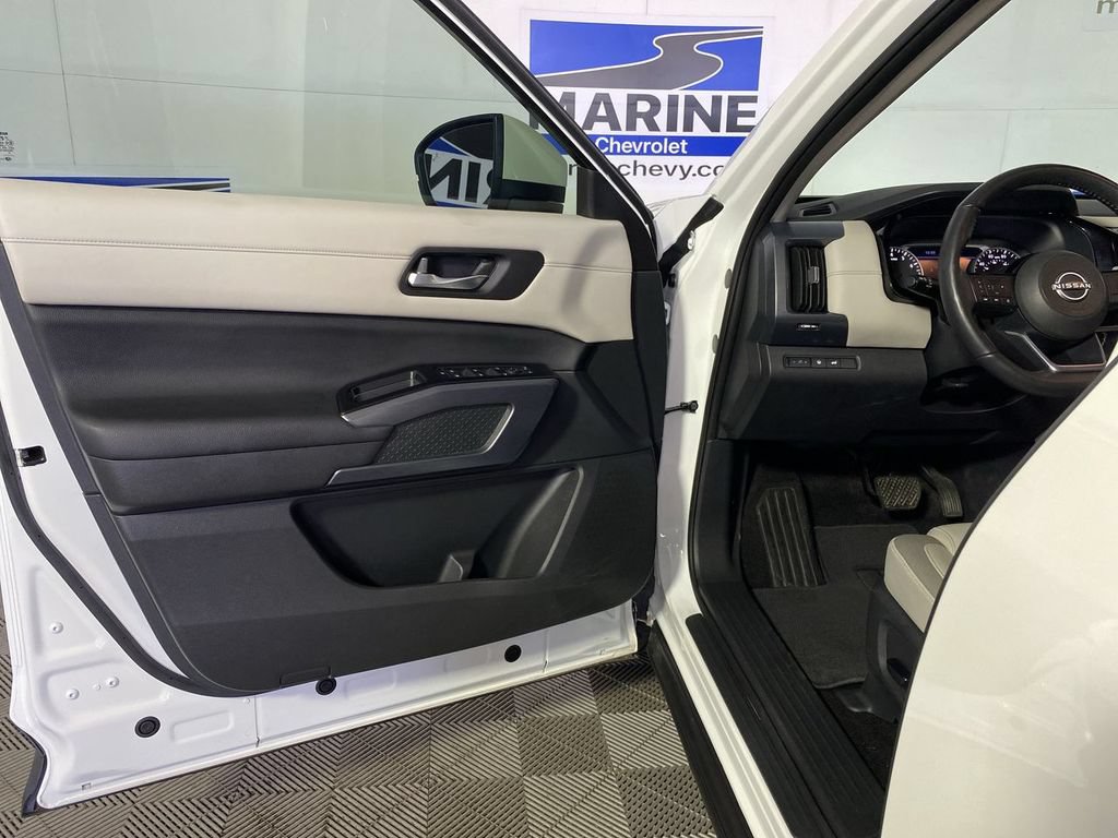Used 2024 Nissan Pathfinder SL w/ SL Premium Package AWD/4WD image 29