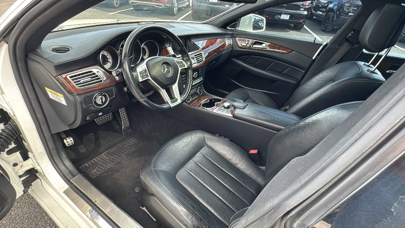 Used 2014 Mercedes-Benz CLS 550 4MATIC w/ Premium 1 Package image 9