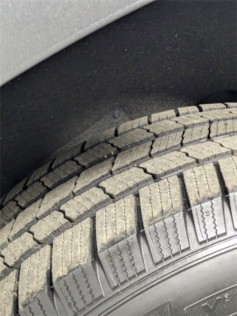 Used 2021 GMC Yukon XL SLT w/ SLT Premium Package image 8