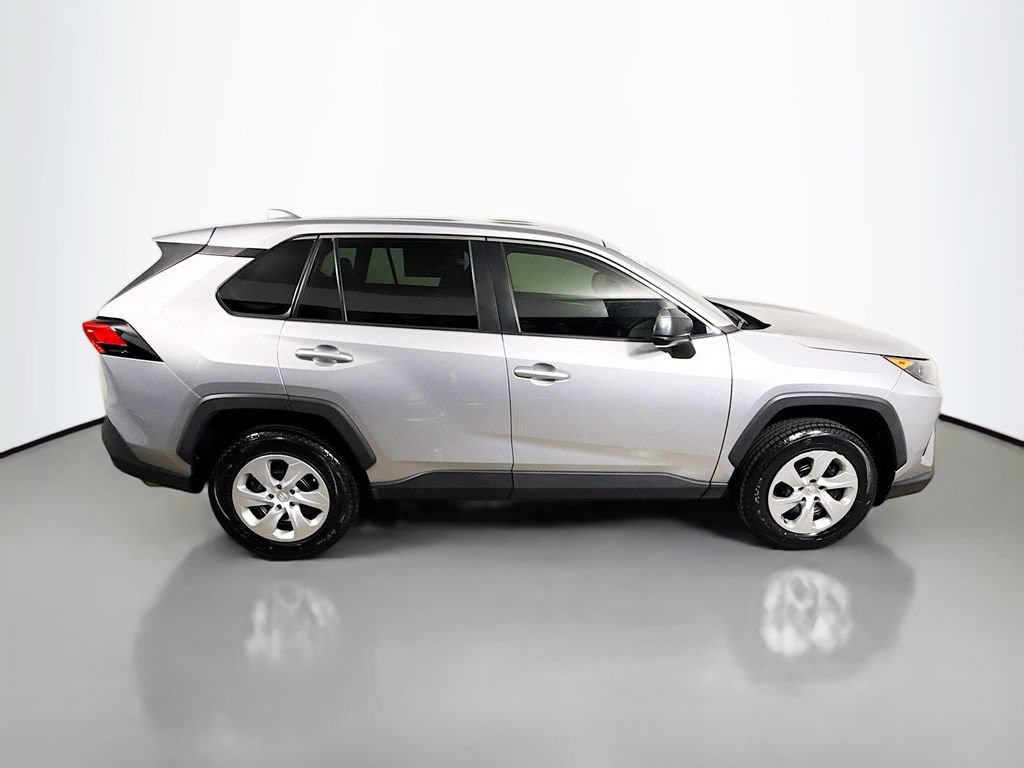 Certified 2022 Toyota RAV4 LE FWD image 8