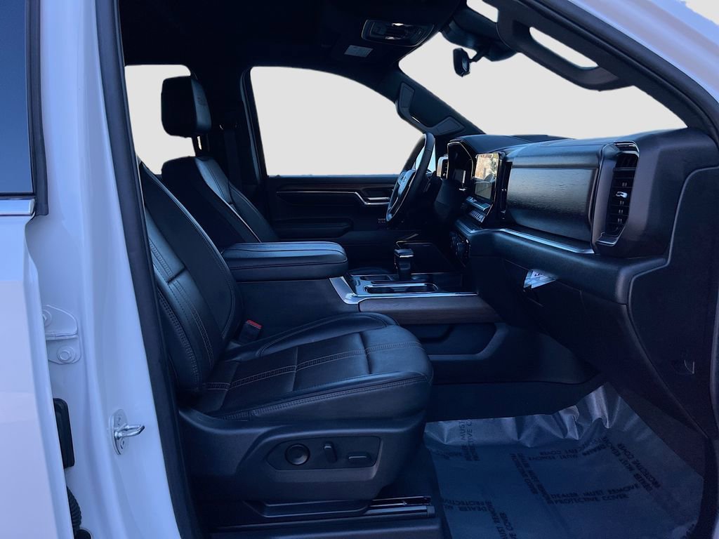 Used 2024 Chevrolet Silverado 1500 High Country w/ High Country Premium Package image 31