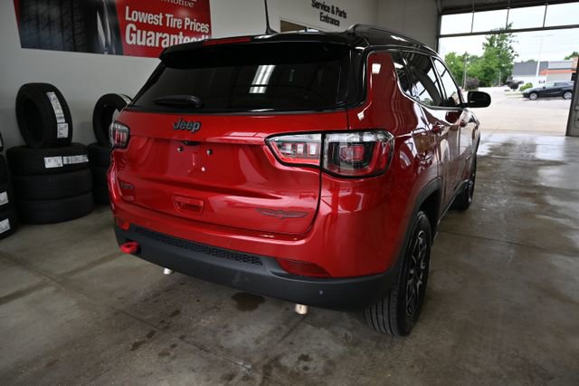 Used 2025 Jeep Compass Trailhawk AWD/4WD image 6