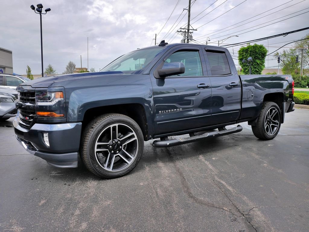 Used 2017 Chevrolet Silverado 1500 LT w/ LPO, Black Pack AWD/4WD image 8