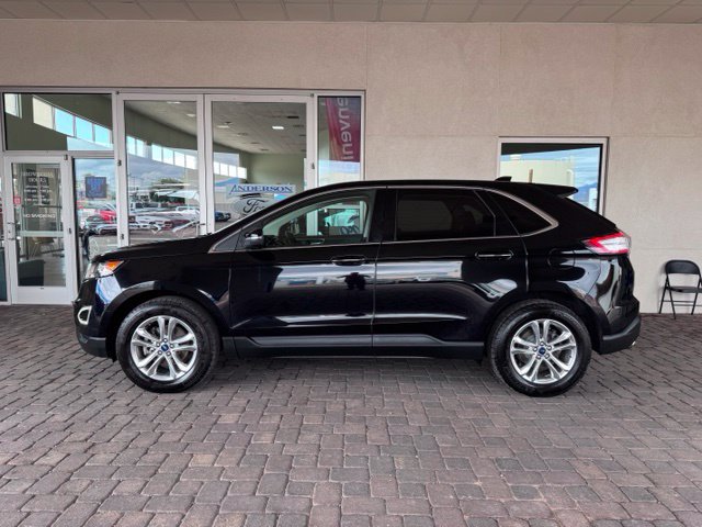 Used 2016 Ford Edge Titanium FWD image 2