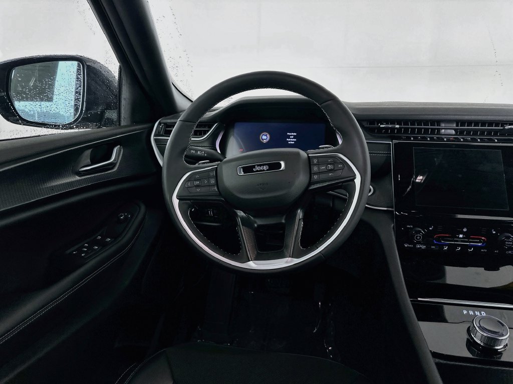 Certified 2025 Jeep Grand Cherokee Altitude AWD/4WD image 34