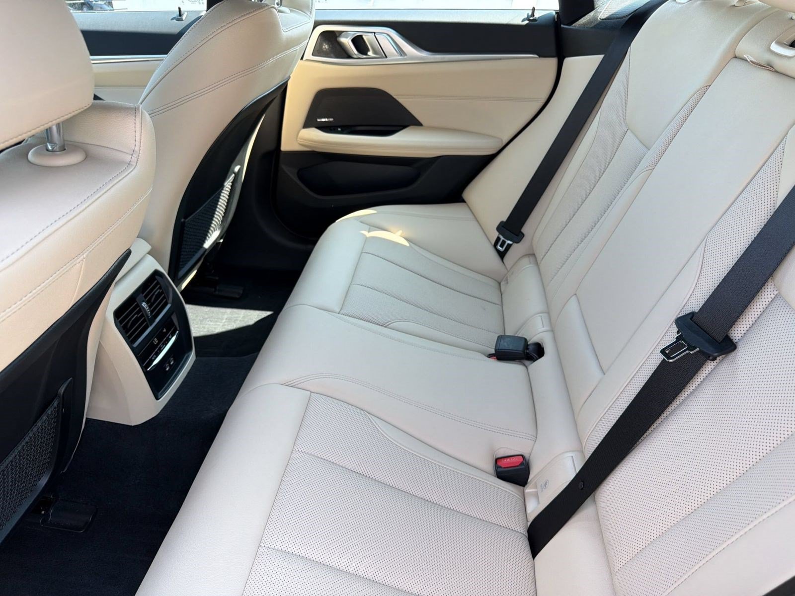 Used 2024 BMW i4 eDrive35 w/ Premium Package RWD image 23