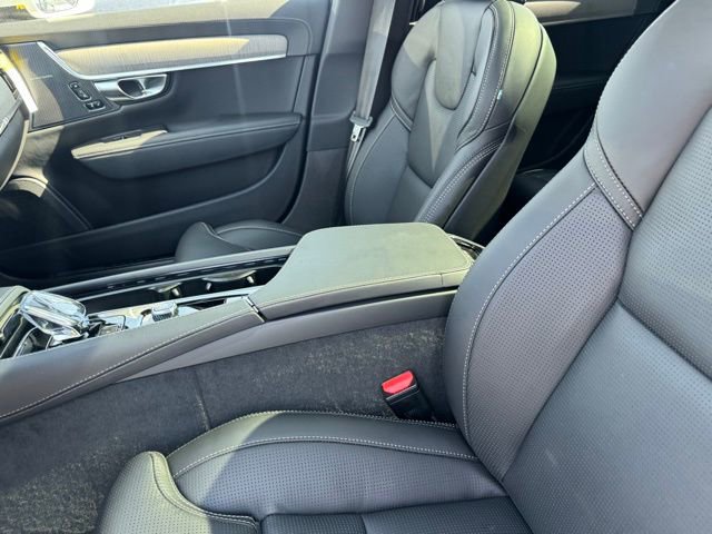 New 2026 Volvo V90 B6 Cross Country Ultra w/ Climate Package image 17