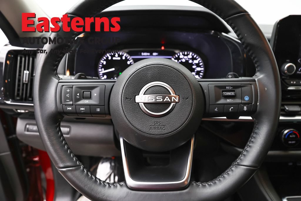 Used 2024 Nissan Pathfinder SV AWD/4WD image 10