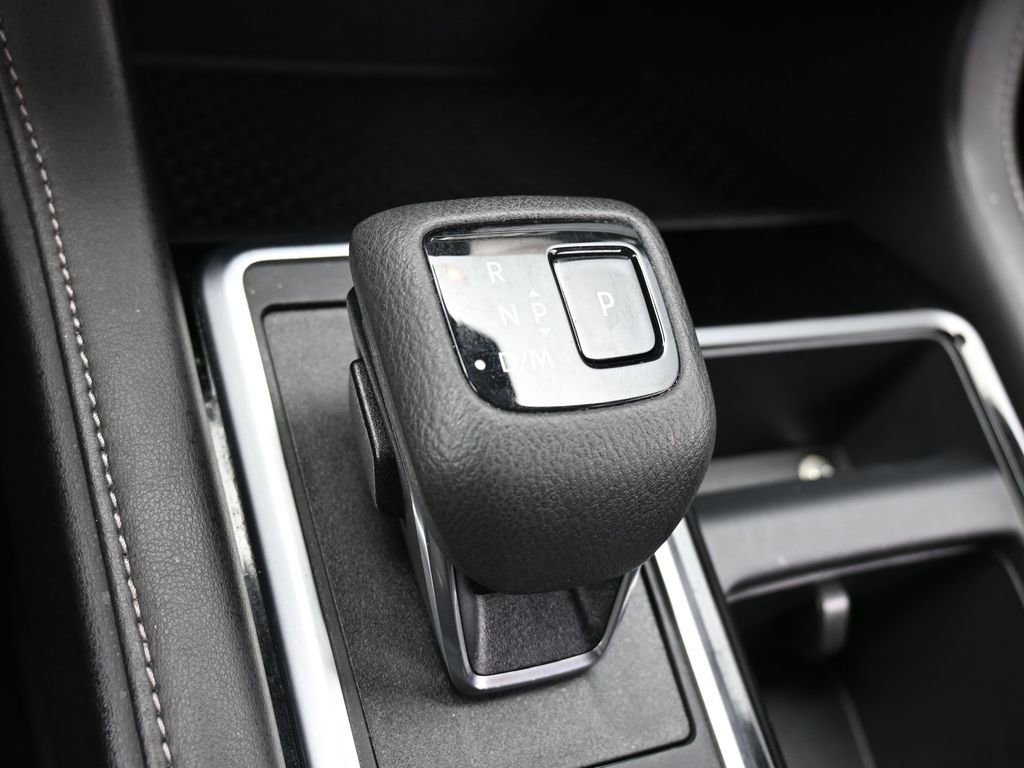 Used 2025 Nissan Pathfinder SV image 22