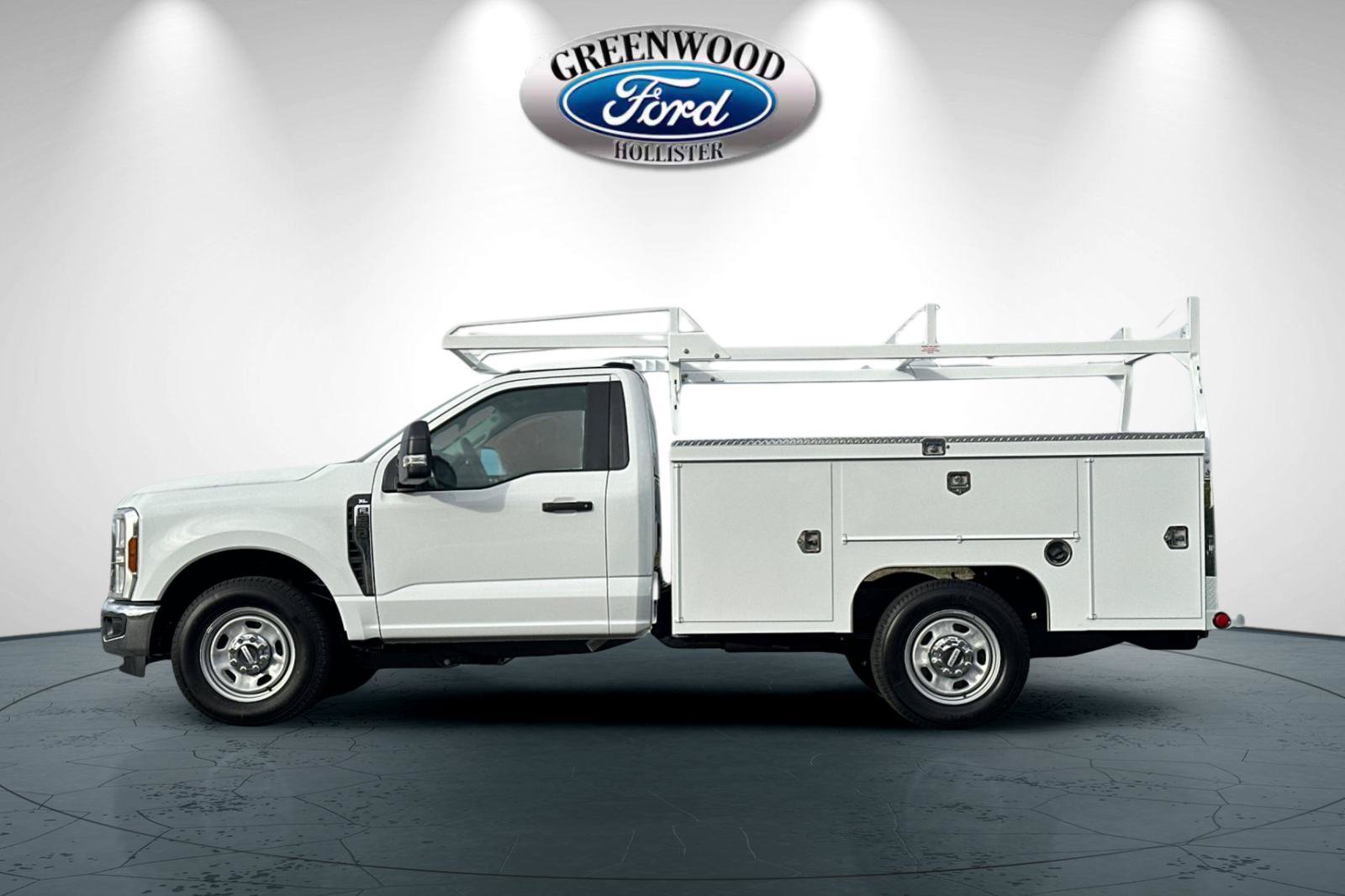 New 2026 Ford F350 XL w/ XL Chrome Package RWD image 7