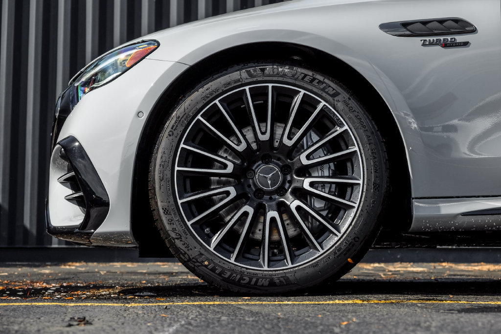 New 2027 Mercedes-Benz E 53 AMG e 4MATIC Sedan image 4
