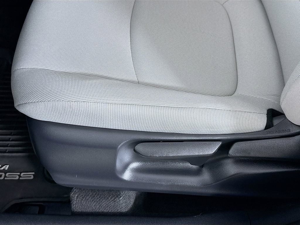 Certified 2024 Toyota Corolla Cross L image 21