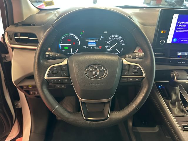 Certified 2025 Toyota Sienna XLE AWD/4WD image 17