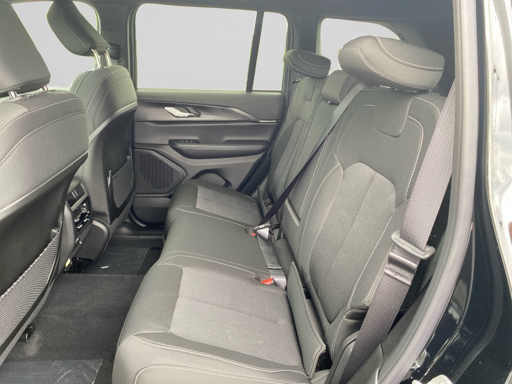 New 2026 Jeep Grand Cherokee Laredo X AWD/4WD image 19